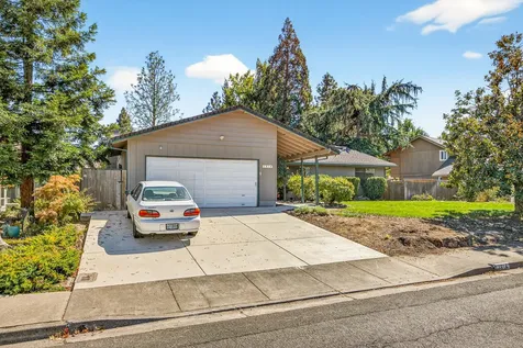 2616 Stonebrook Drive Medford OR 97504