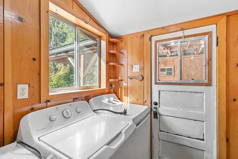 21875 E Evans Creek Road White City OR 97503