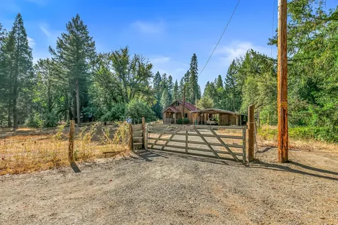 21875 E Evans Creek Road White City OR 97503