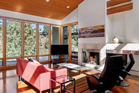 2251 NW Lakeside Place Bend OR 97703