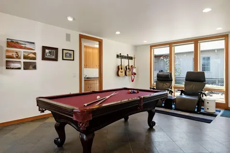 2251 NW Lakeside Place Bend OR 97703