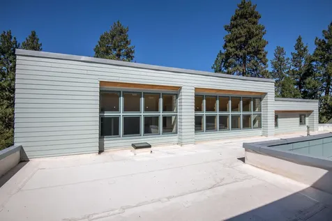 2251 NW Lakeside Place Bend OR 97703