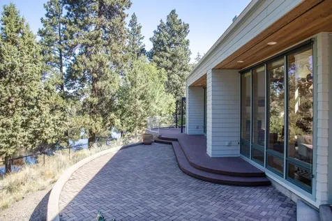 2251 NW Lakeside Place Bend OR 97703