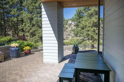 2251 NW Lakeside Place Bend OR 97703