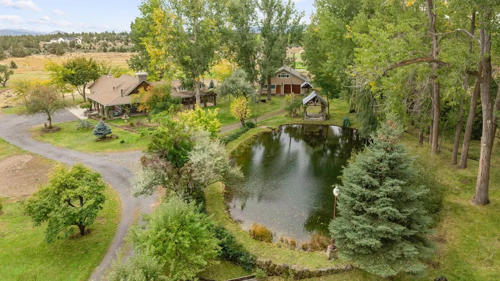 21925 Bear Creek Road Bend OR 97701