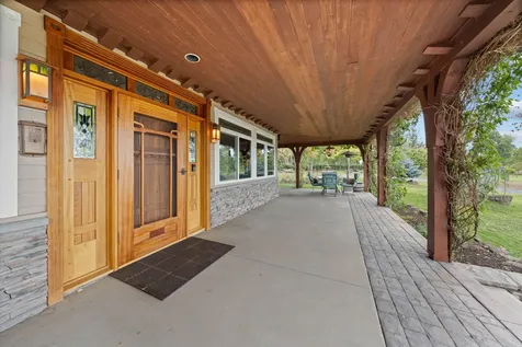21925 Bear Creek Road Bend OR 97701