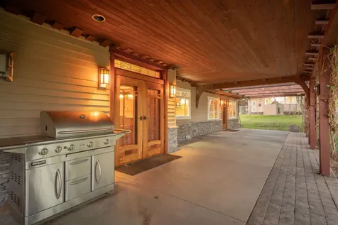 21925 Bear Creek Road Bend OR 97701