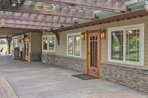 21925 Bear Creek Road Bend OR 97701