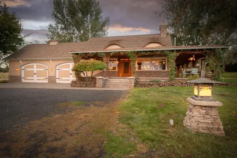 21925 Bear Creek Road Bend OR 97701