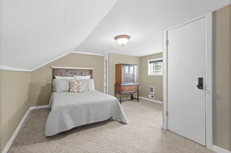 21925 Bear Creek Road Bend OR 97701