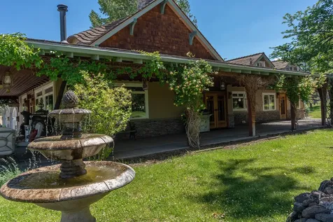 21925 Bear Creek Road Bend OR 97701