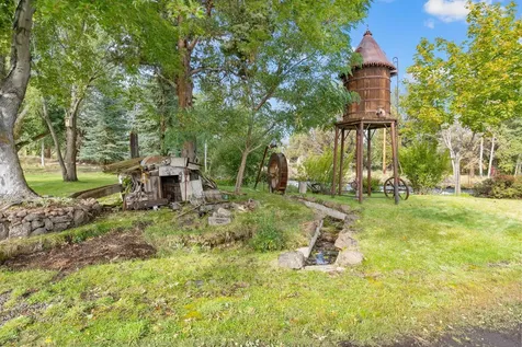 21925 Bear Creek Road Bend OR 97701
