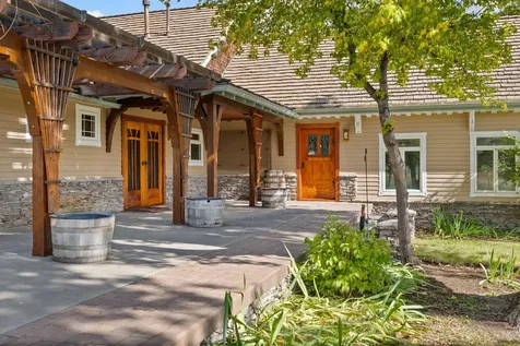21925 Bear Creek Road Bend OR 97701