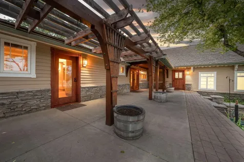21925 Bear Creek Road Bend OR 97701