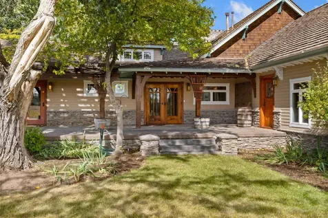 21925 Bear Creek Road Bend OR 97701