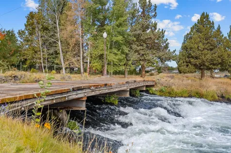 21925 Bear Creek Road Bend OR 97701
