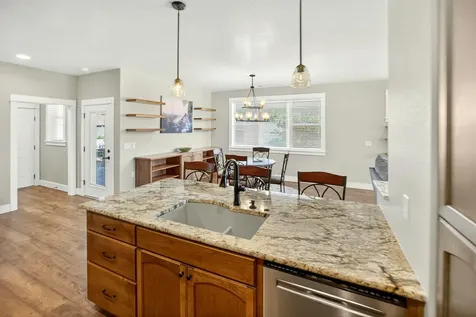 422 Castle Rock Drive Central Point OR 97502