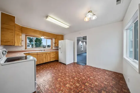 2377 N Main Street Prineville OR 97754