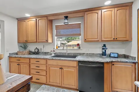 2951 Rogue River Highway Gold Hill OR 97525