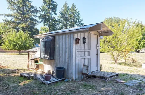 2951 Rogue River Highway Gold Hill OR 97525