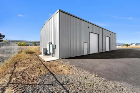 1339 Avenue F White City OR 97503