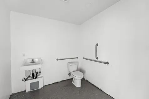 1339 Avenue F White City OR 97503