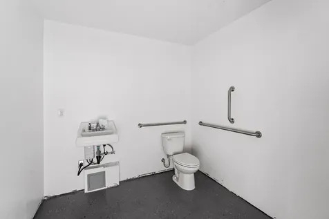 1339 Avenue F White City OR 97503