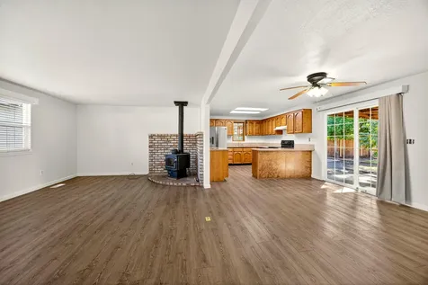 1826 Hart Avenue Medford OR 97501