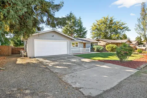 1826 Hart Avenue Medford OR 97501