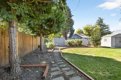 1826 Hart Avenue Medford OR 97501