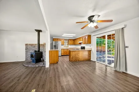 1826 Hart Avenue Medford OR 97501