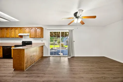 1826 Hart Avenue Medford OR 97501