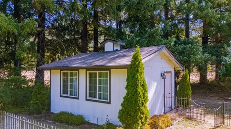 1121 Yeust Road Azalea OR 97410