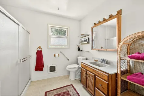 219 NE Outlook Avenue Grants Pass OR 97526