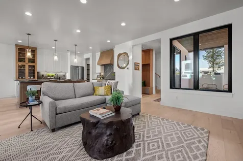 1183 NW Skyline Ranch Road Bend OR 97703