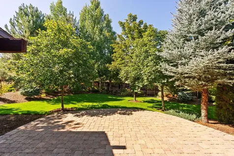 61245 Crescent Court Bend OR 97702
