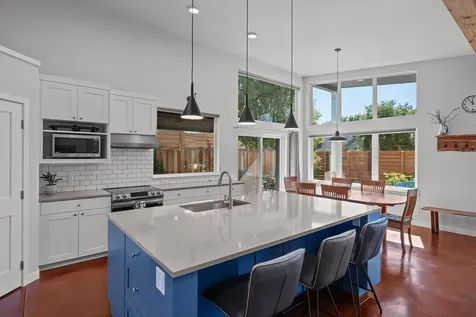 1232 NW Albany Avenue Bend OR 97703