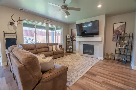 1144 NE Henry Drive Prineville OR 97754