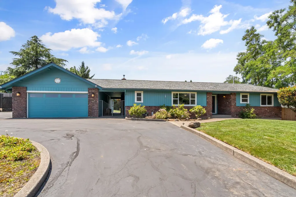 723 Pierce Road Medford OR 97504