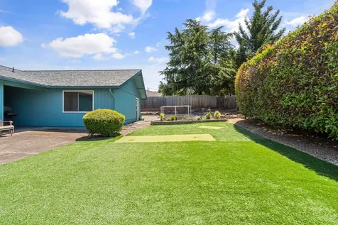 723 Pierce Road Medford OR 97504