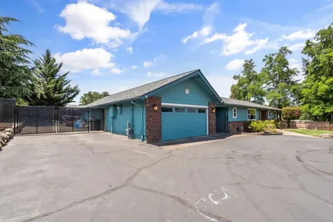 723 Pierce Road Medford OR 97504