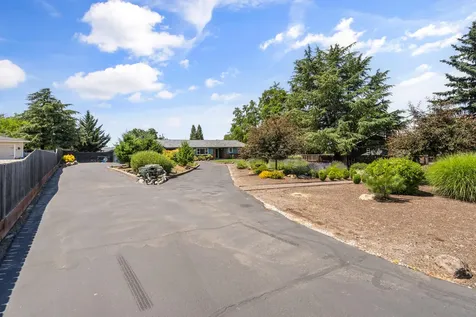 723 Pierce Road Medford OR 97504