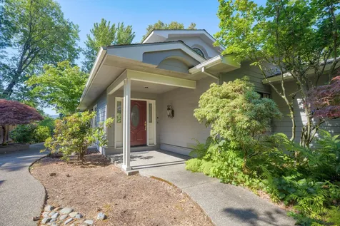 737 SE M Street Grants Pass OR 97526
