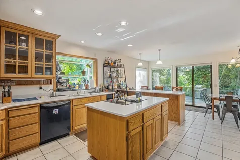 737 SE M Street Grants Pass OR 97526