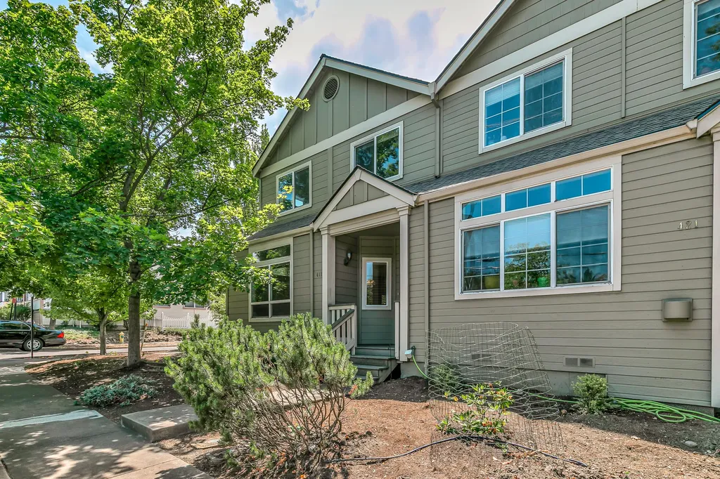 411 N Mountain Avenue Ashland OR 97520