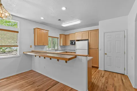 411 N Mountain Avenue Ashland OR 97520