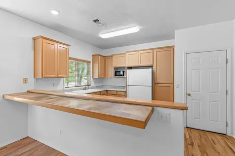 411 N Mountain Avenue Ashland OR 97520