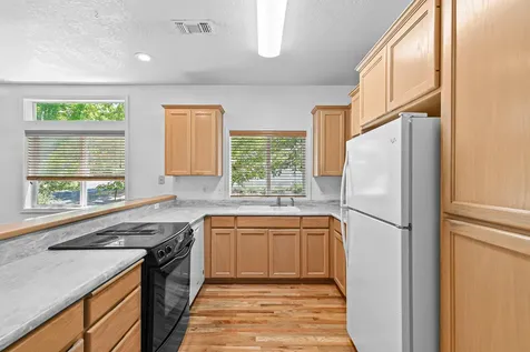 411 N Mountain Avenue Ashland OR 97520