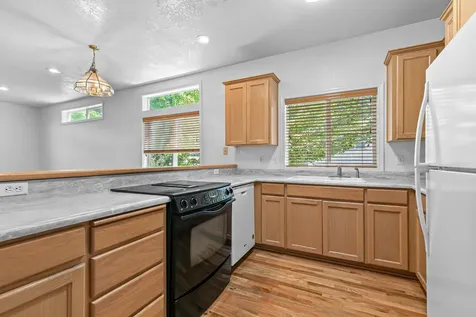 411 N Mountain Avenue Ashland OR 97520