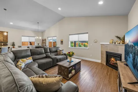 4847 SW Zenith Avenue Redmond OR 97756